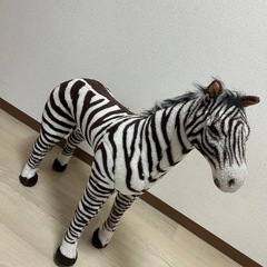 座れるぬいぐるみシマウマ