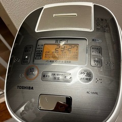 東芝　真空IH炊飯器　5.5合炊きRC-10VRLの画像