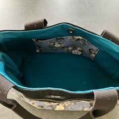 バッグ ポケットたくさんの画像