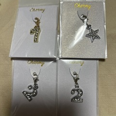 新品‼️きらきらチャーム、背番号9柳田選手‼️の画像