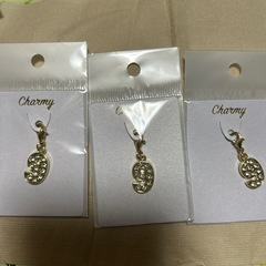 新品‼️きらきらチャーム、背番号9柳田選手‼️の画像