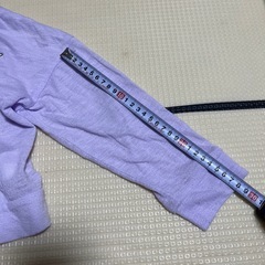 女の子　紫のパーカー　120cmの画像