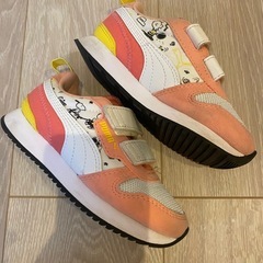 美品　プーマ　スヌーピー　スニーカー　17㎝の画像
