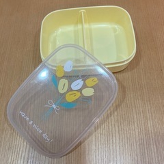 お弁当箱の画像