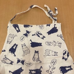 ねこ柄エプロンの画像