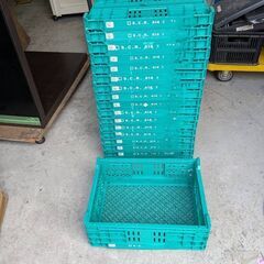 ☆中古￥5,000！業務用折りたたみコンテナー18枚　家具　オリ...