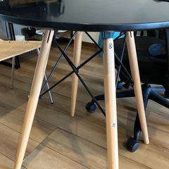 カフェテーブル
の画像