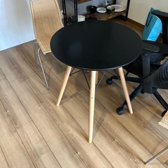 カフェテーブル
の画像