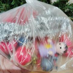 クリスマスツリー　オーナメント付きの画像