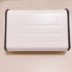 [引取限定]ブレッドケース スリーコインズの画像