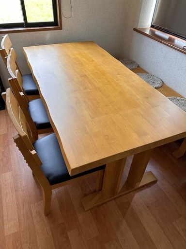 ダイニングテーブル