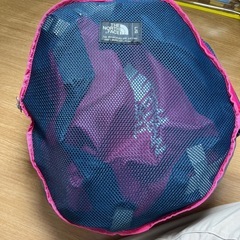 ノースフェイスダッフルバックの画像