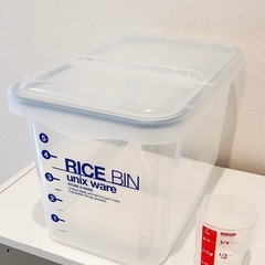 成約済【2点set】5キロ米びつ・軽量カップの画像