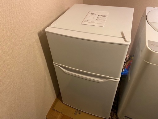 中古美品 YAMAZEN 2ドア冷蔵庫 YFR-D91(W) 2022年製 通電 動作確認済み 86L 冷凍冷蔵庫 ホワイト 家電