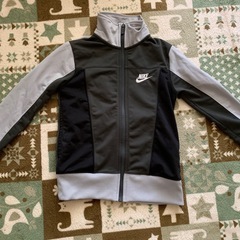 NIKEジャージ上