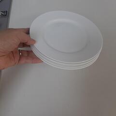 【無料】NITORI　シンプルなお皿の画像