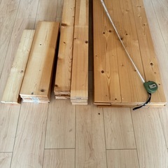 DIY 2x4 1x4 木材の画像