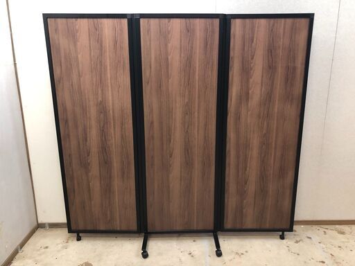 移動に便利なキャスター付き。コンパクトに折り畳んで収納できる折りたたみ式パーテーション ニトリ：三つ折パーティション(シャスタ3 NA/WH)【糸島市内 送料無料】　0928-2