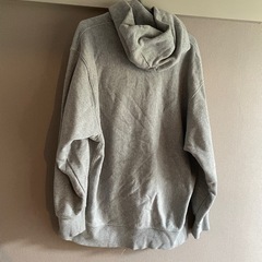 ユニクロ　パーカーの画像