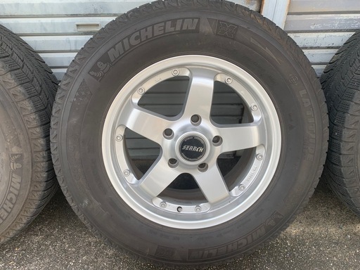 スタッドレスタイヤ　285/60R/18 トヨタ　ランドクルーザー