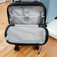 ★ジモティ割あり★ キャリーケース　USBケーブル付き　ブラック　YJ3965の画像