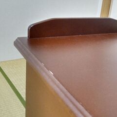 ナイトテーブル　引出しの画像
