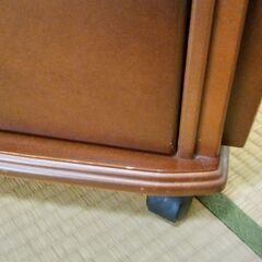 ナイトテーブル　引出しの画像