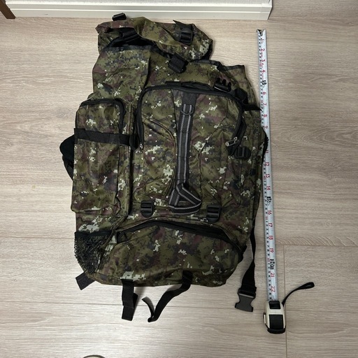 【値下げ】【ほぼ新品、送料無料】迷彩ミリタリーリュック　グリーン　約70cm またまた値下げ】【ほぼ新品】迷彩ミリタリーリュック グリーン 約70cm