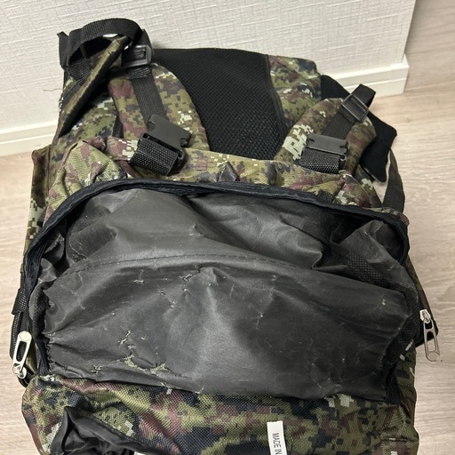 またまた値下げ】【ほぼ新品】迷彩ミリタリーリュック グリーン 約70cm