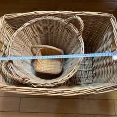 カゴ　３種類の画像