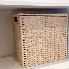 成約済 フタ付き 木のケースの画像