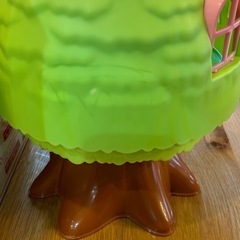 こえだちゃんと木のおうちの画像