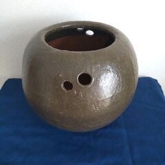 古い陶器の火鉢　その２