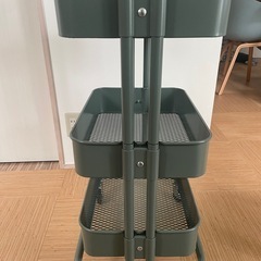 【お取引決定】IKEA ワゴン　グレーグリーンの画像