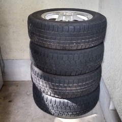 車を売ったので不要になりました。 195/65R15