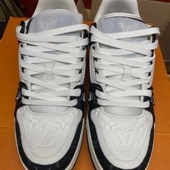【新品】LOUIS VUITTON ルイヴィトン スニーカー
