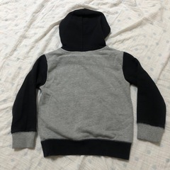 【中古】VOLCOM キッズパーカー 3Tの画像