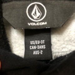 【中古】VOLCOM キッズパーカー 3Tの画像