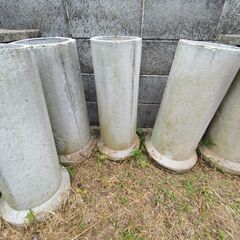 土管（径22cm×長さ65cm）１本～、プレート（コンクリート、...