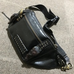 エスファクトリー　ボディバッグ