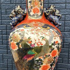 伊万里の大きな花瓶！豪華な雰囲気です！壷？