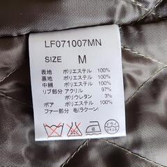 フード付きジャンパーの画像