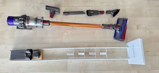 ★美品 ダイソン Dyson V10 Fluffy ハンディクリーナー