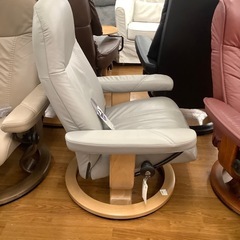 Ekornes オットマン付きリクライニングソファーの画像