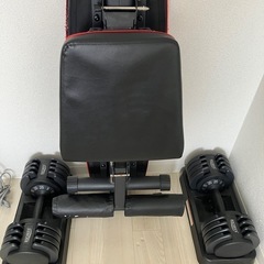 インクラインベンチ　可変式ダンベル　トレーニング