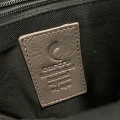 carcru  ボディバッグ  三角形 グレーの画像