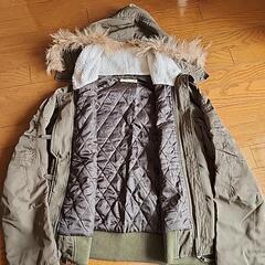 ジャンパーフード付きの画像