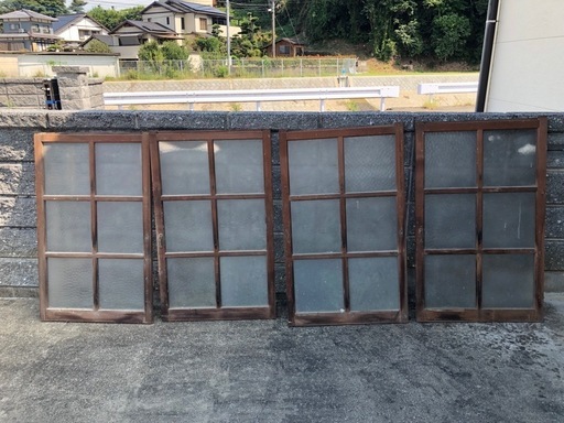 昭和のガラス窓\n