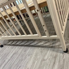 ベビーベッド 白 マット付きの画像