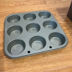 未使用のマフィン型　9カップ